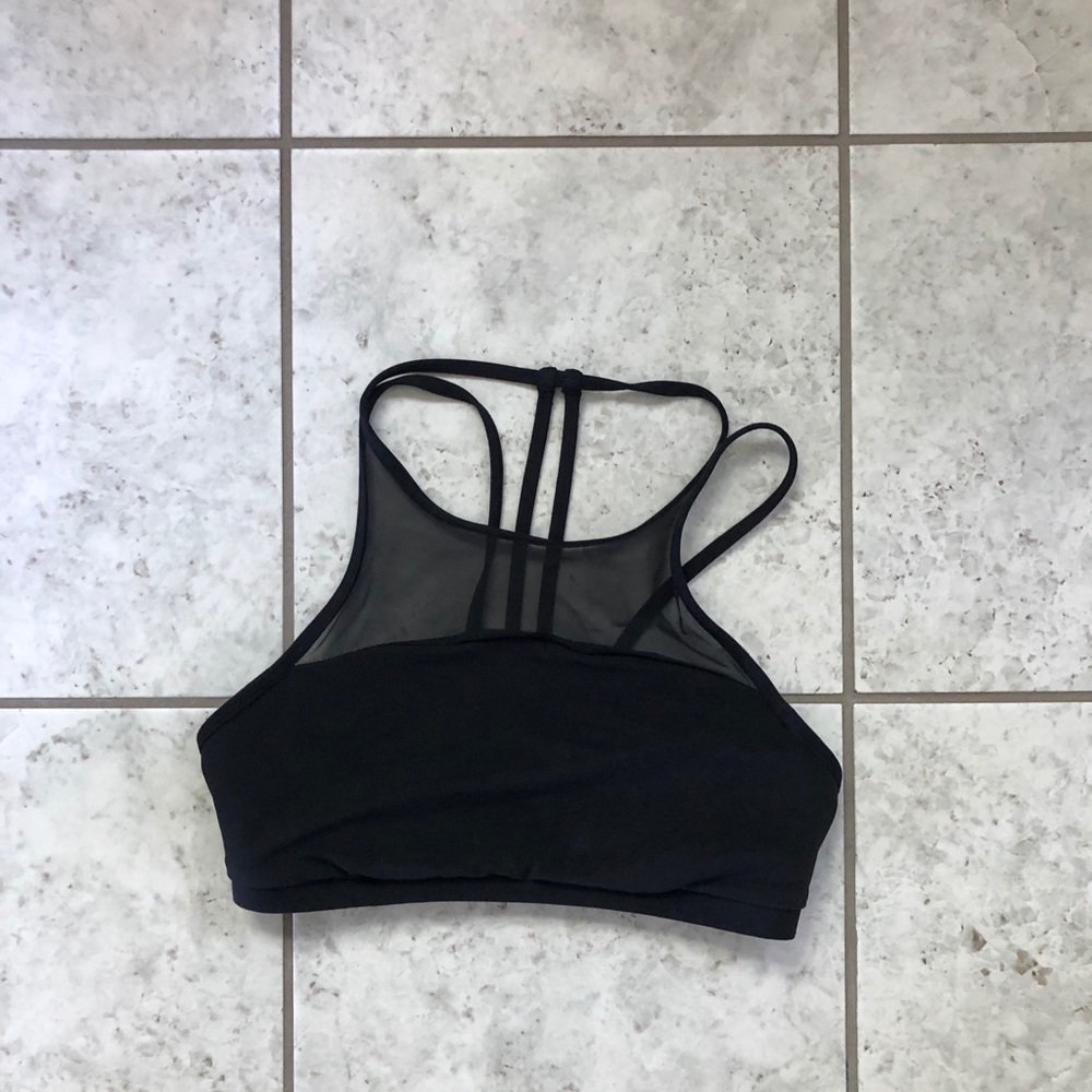 Lululemon sports bra size 6